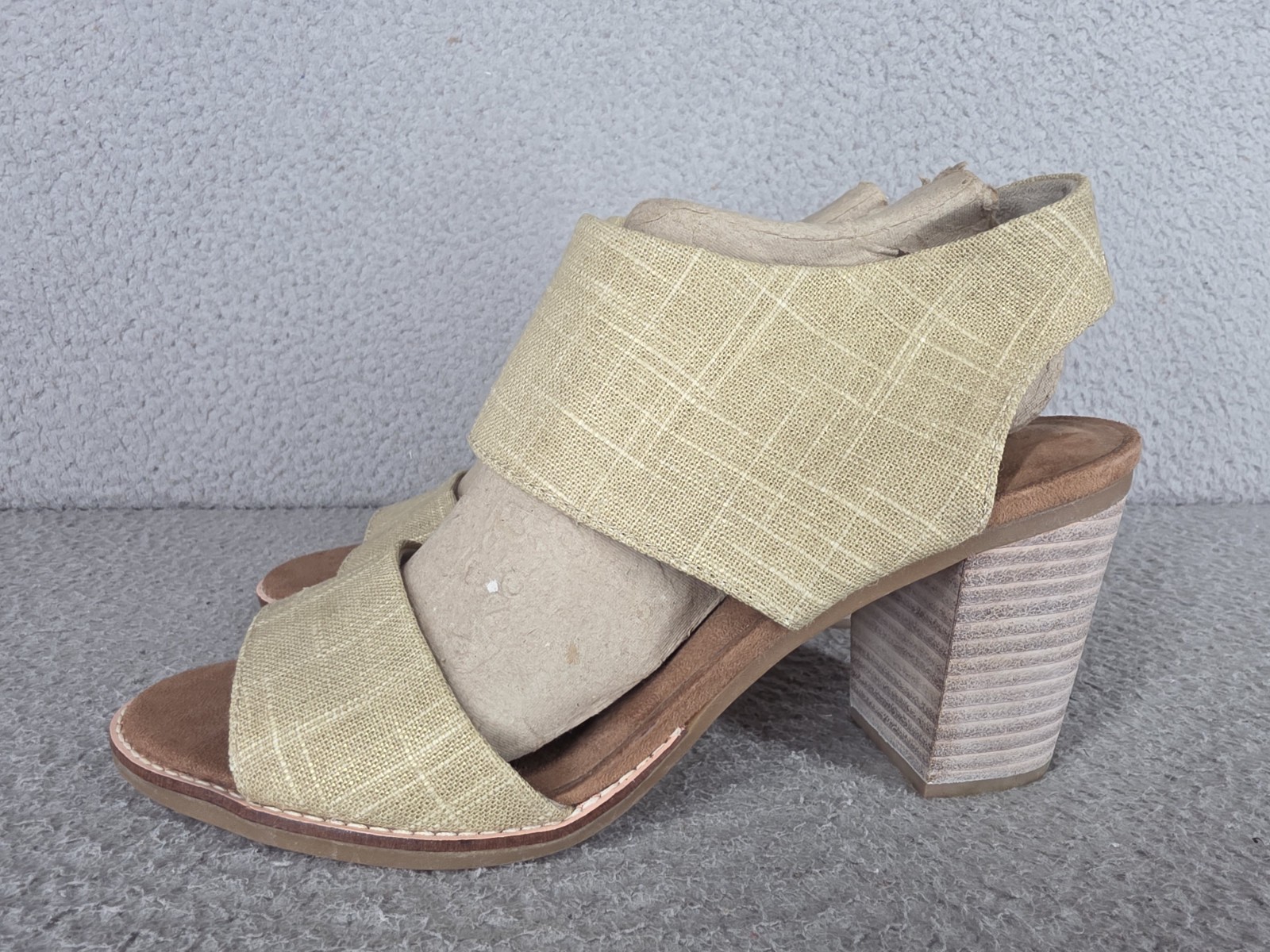 Women’s Toms High Heel Taupe Open Toe Ankle Strap Sandals Size 11 Majorca