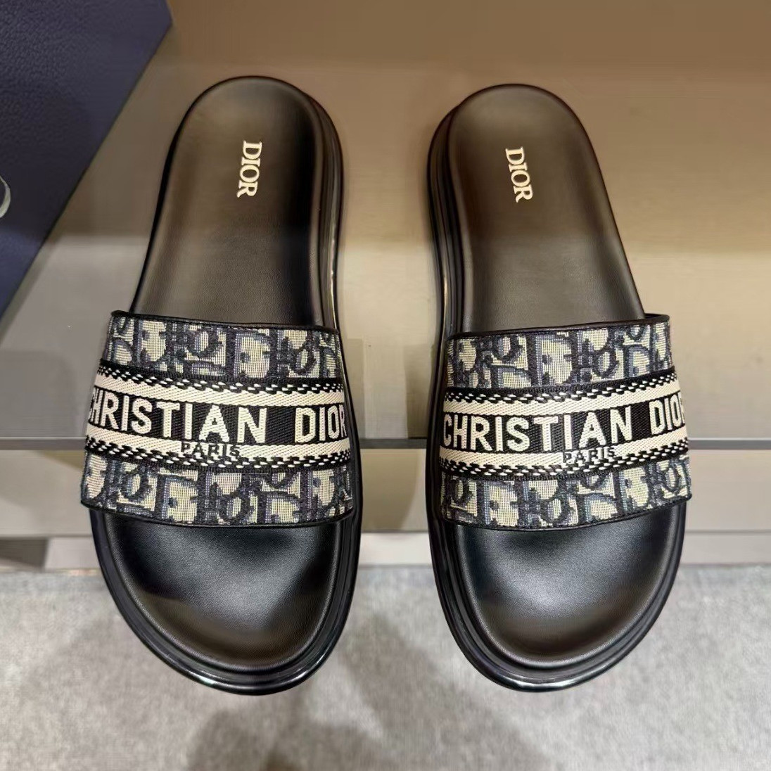 Dior Logo Slide Sandals Leather Slip On Straps Unisex Adults US 10 Black