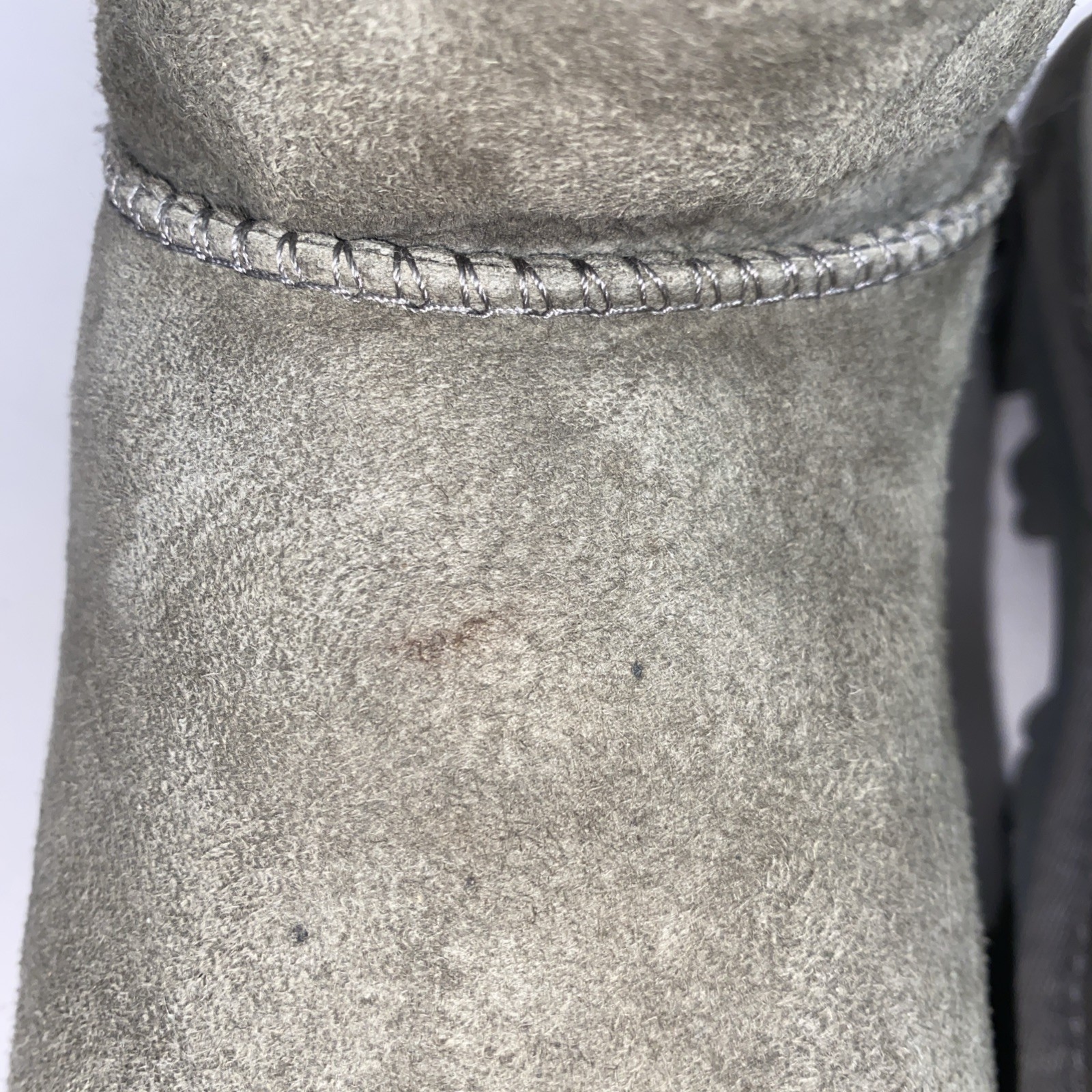 UGG Essential Short 5835 Gray Women’s Size 9 Snow Boots Lined Suede