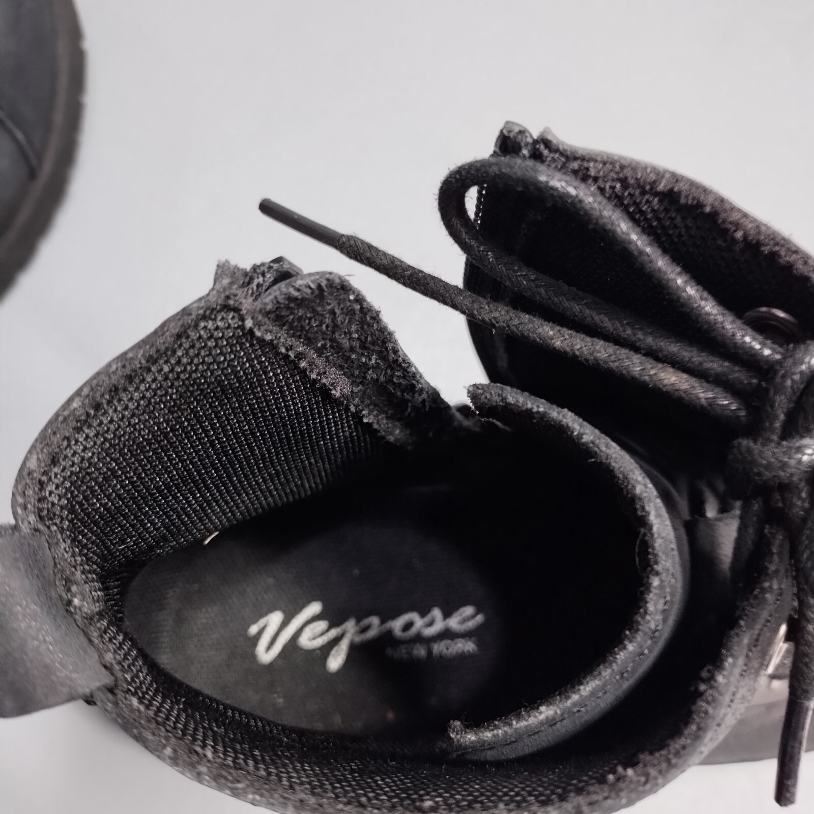 Vepose New York Ankle Boots Womens Size 6 Black Leather Rubber Sole Side Zipper
