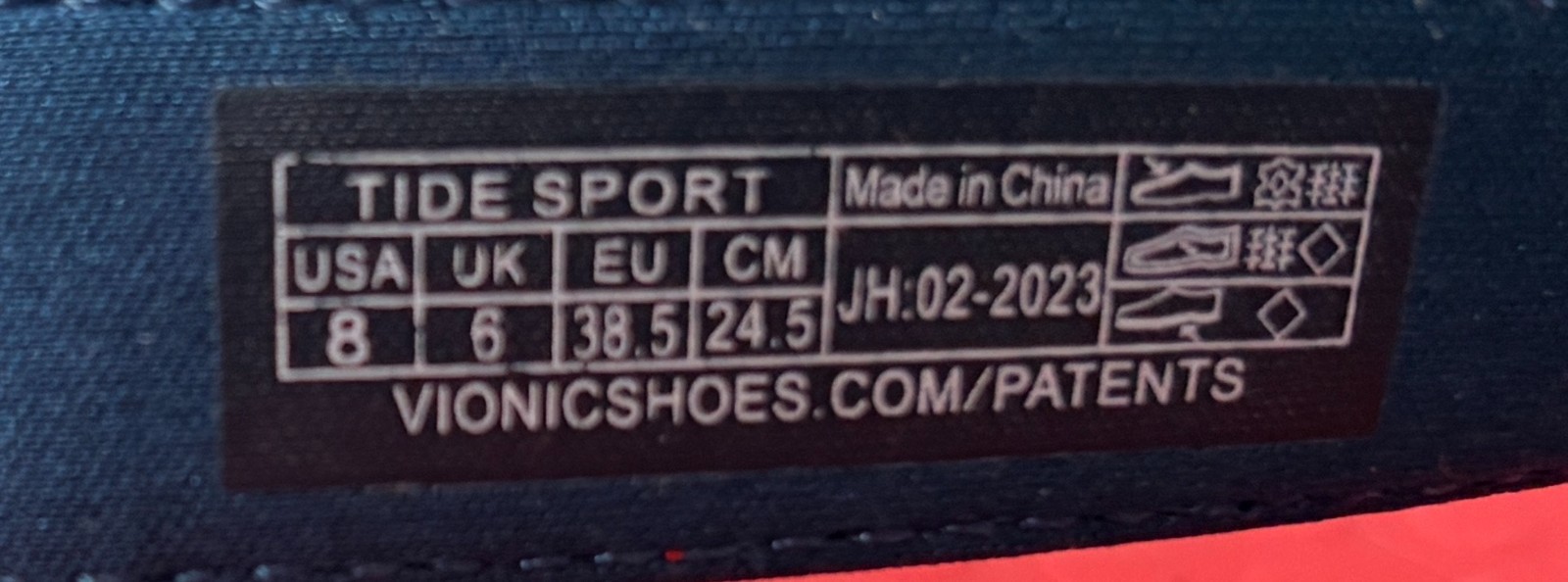 NEW Vionic Tide Sport 8 red/white – these were never worn flip flop sandals