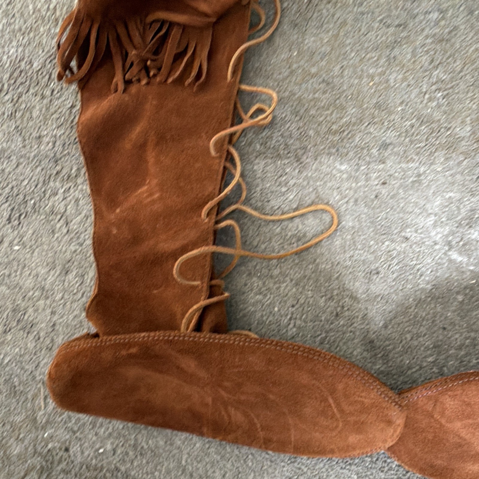 Minnetonka Women’s Brown Suede Fringe Lace-Up Knee High Moccasin Boots 12.5