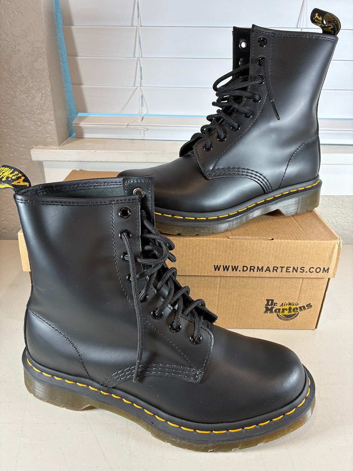 NICE! Doc Martens 1460 W Black Womens Boots Size 8 11821006 Smooth Air Wair Dr.