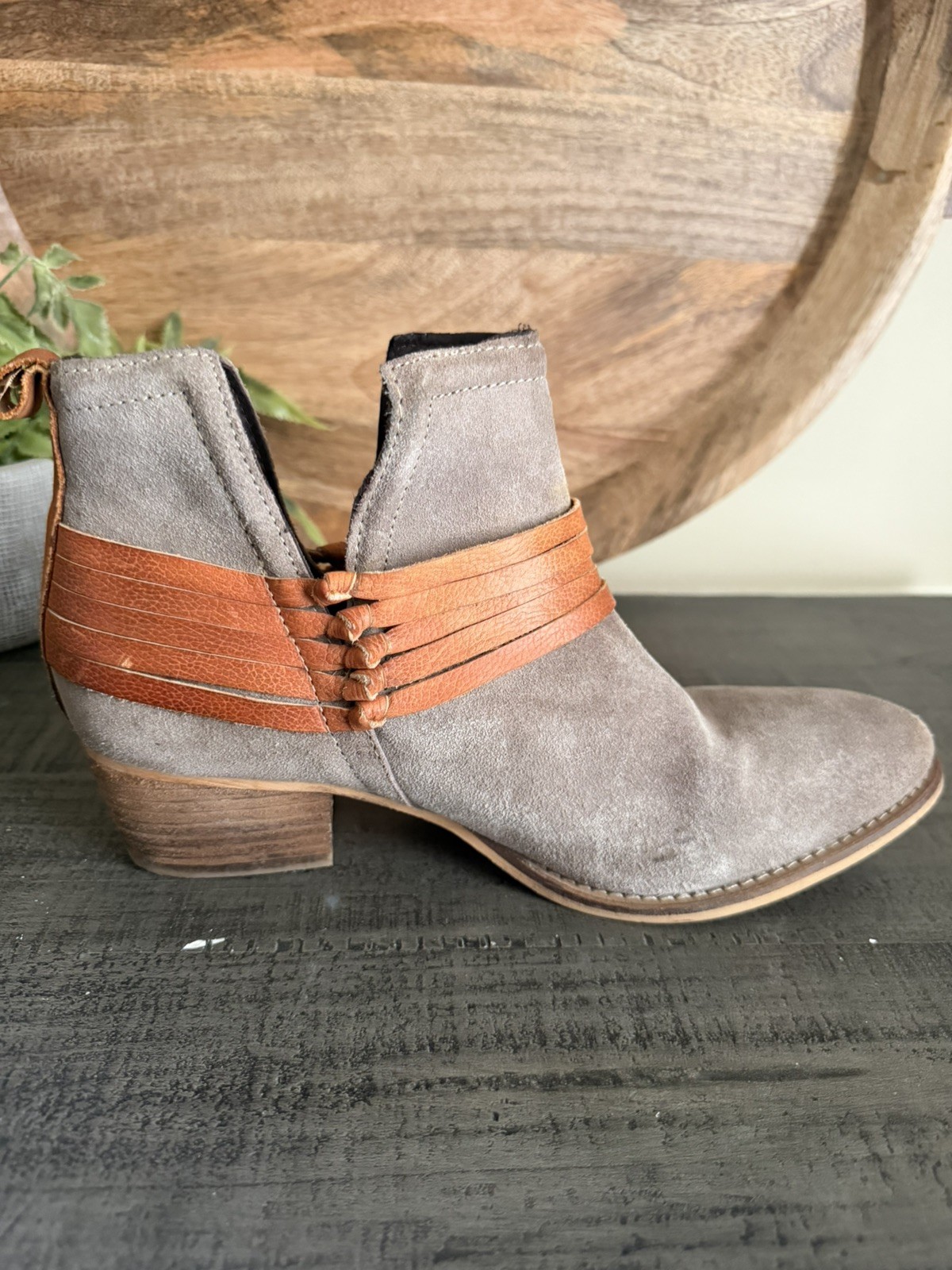 Diba True Sly Fox Gray Leather and Suede Ankle Booties 9.5 EUC worn once