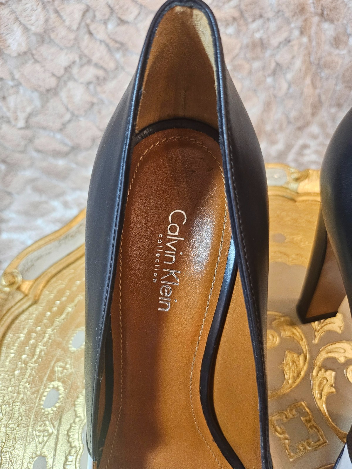 $1.1K Calvin Klein Collection Black & White Pumps 40 (IT), fits 9 (US), NIB