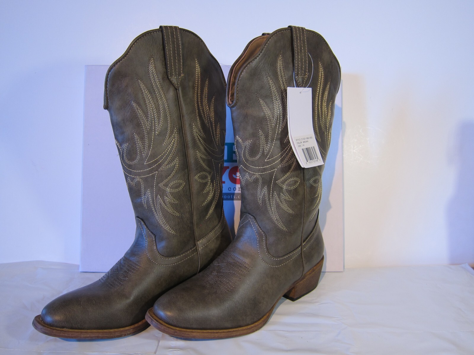 Womens Cowgirl Boots gray Size 7 Silver Canyon Boot Company New in box