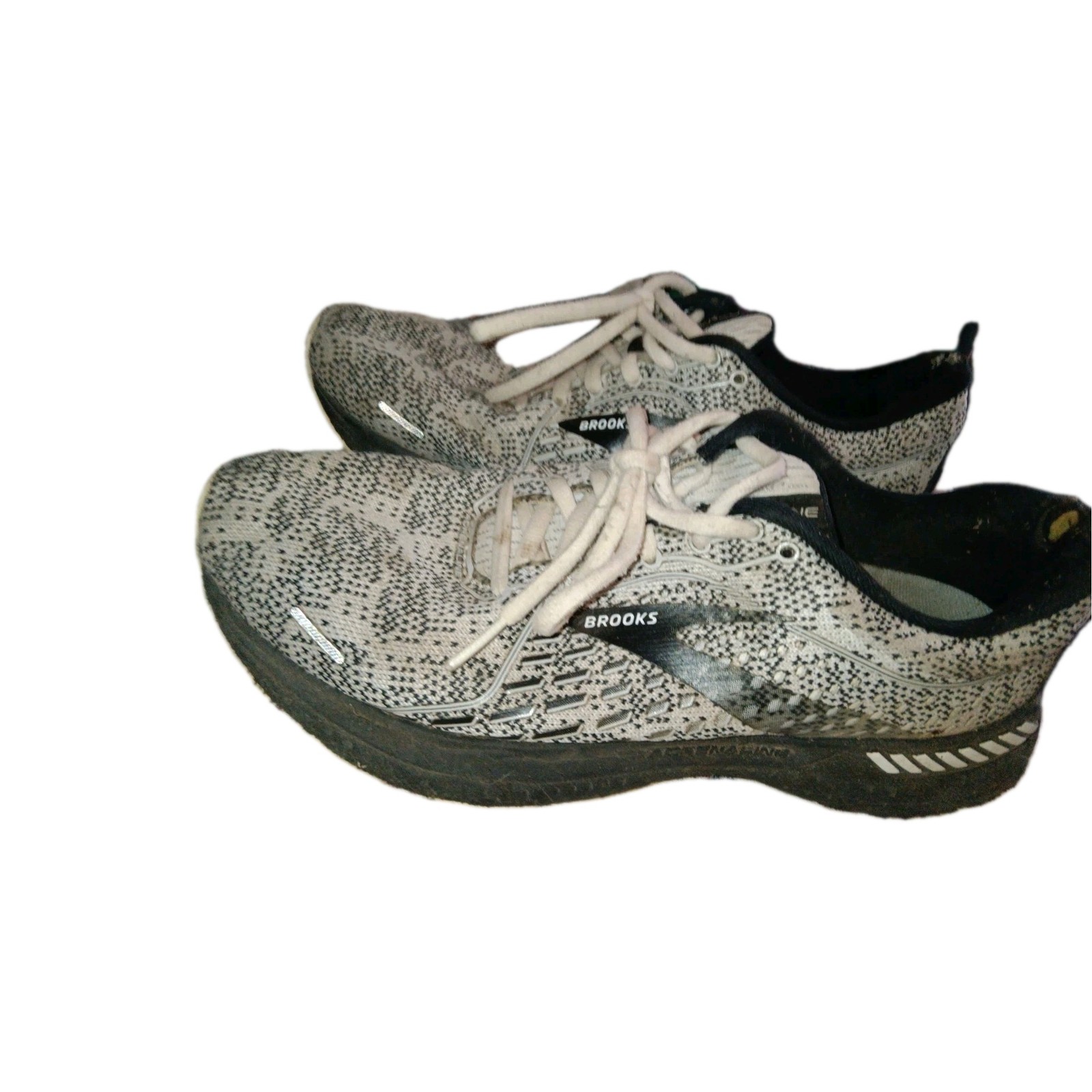 Size 9 – Brooks Adrenaline GTS 21 Black/Gray/White – 120329-1B-135