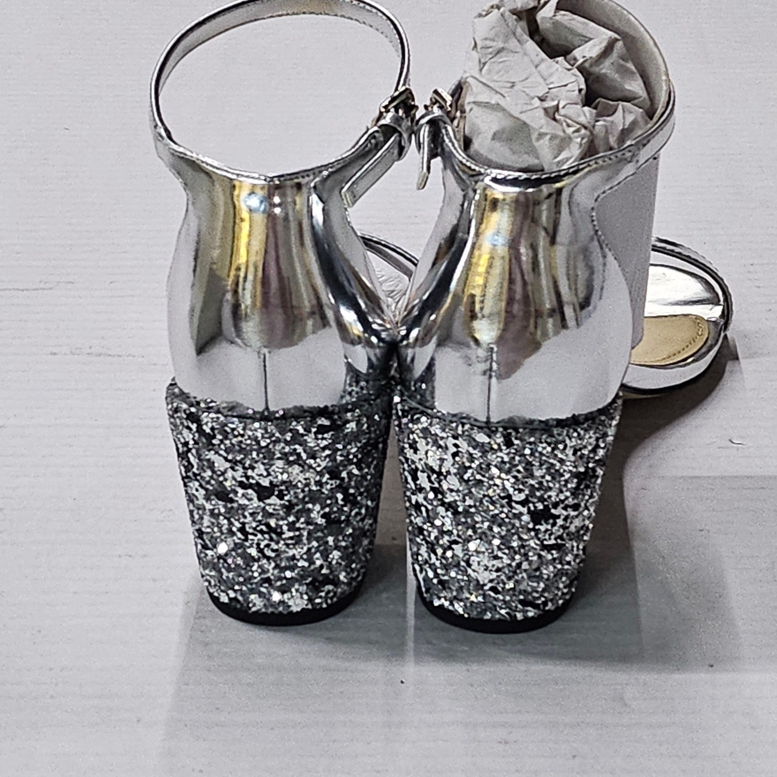 Marc Fisher Safia Silver Metallic Glitter Block Heel Sandals Womens 6.5M QMSAFIA