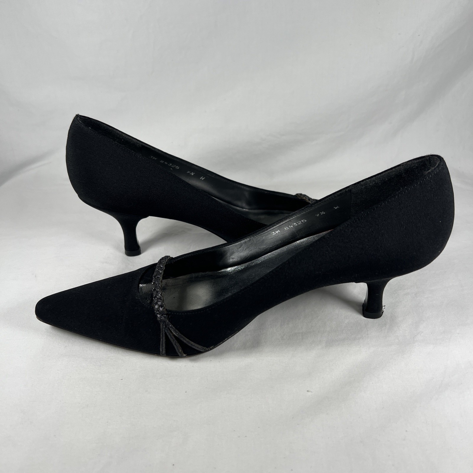 Stuart Weitzman Black Kitten Heel Pumps Pointed Toe Classic Designer 9.5W