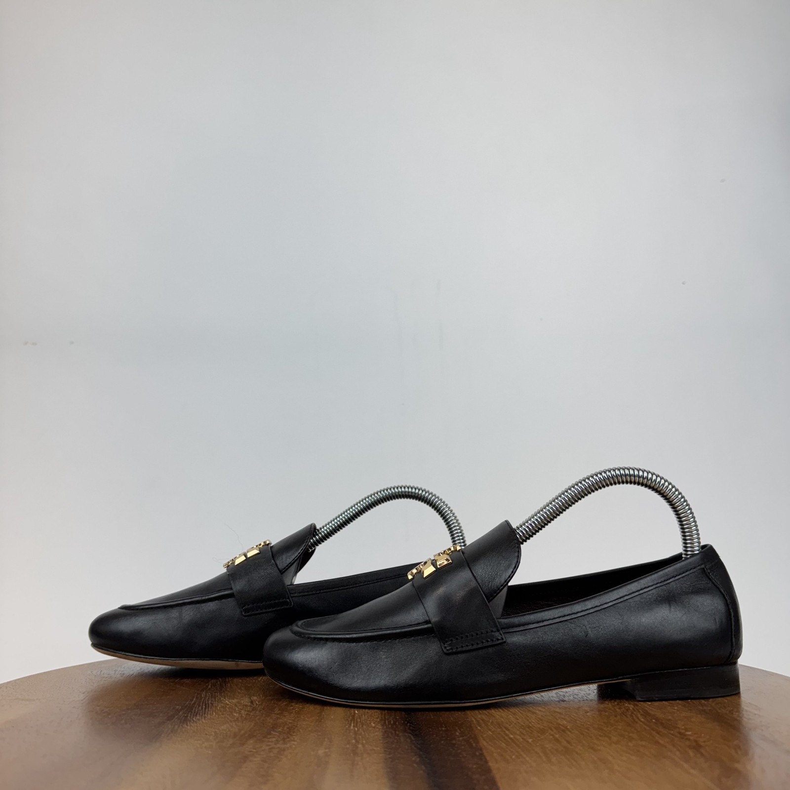 Womens Tory Burch Eleanor Black Leather Gold Hardware Casual Loafers Size 7 GUC