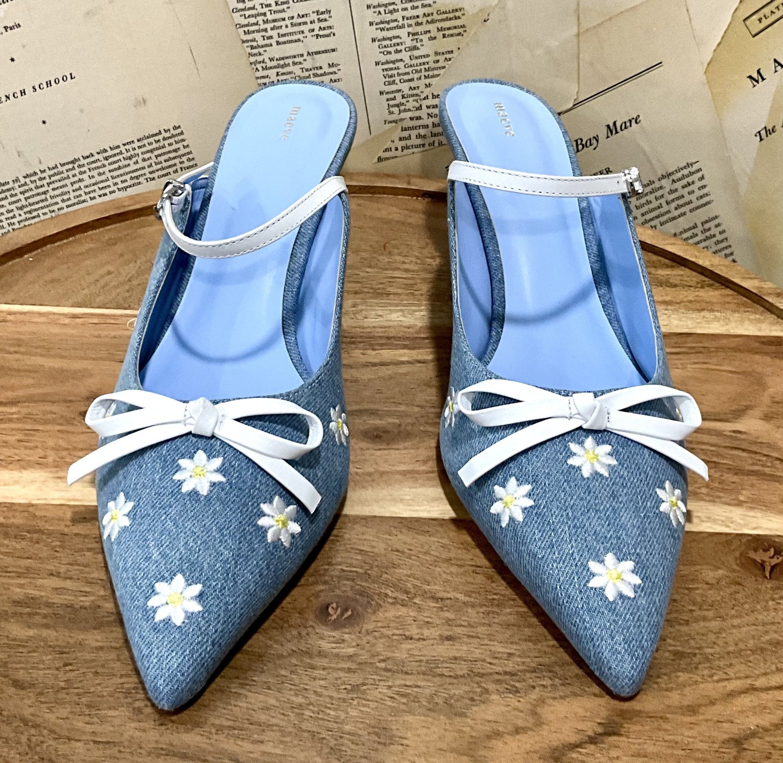 Anthropologie Maeve Bow Kitten Heel Mules Demin White Daisy Embroidery 10 NEW