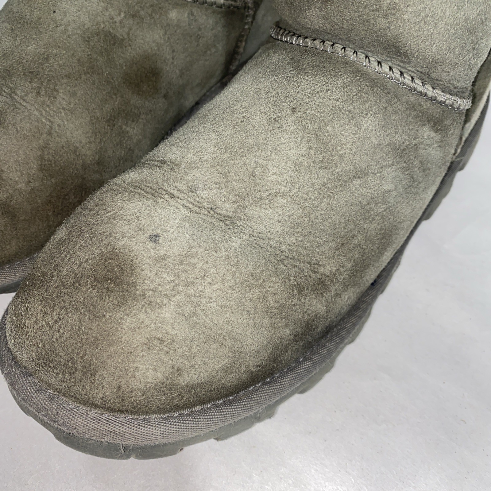 UGG Essential Short 5835 Gray Women’s Size 9 Snow Boots Lined Suede