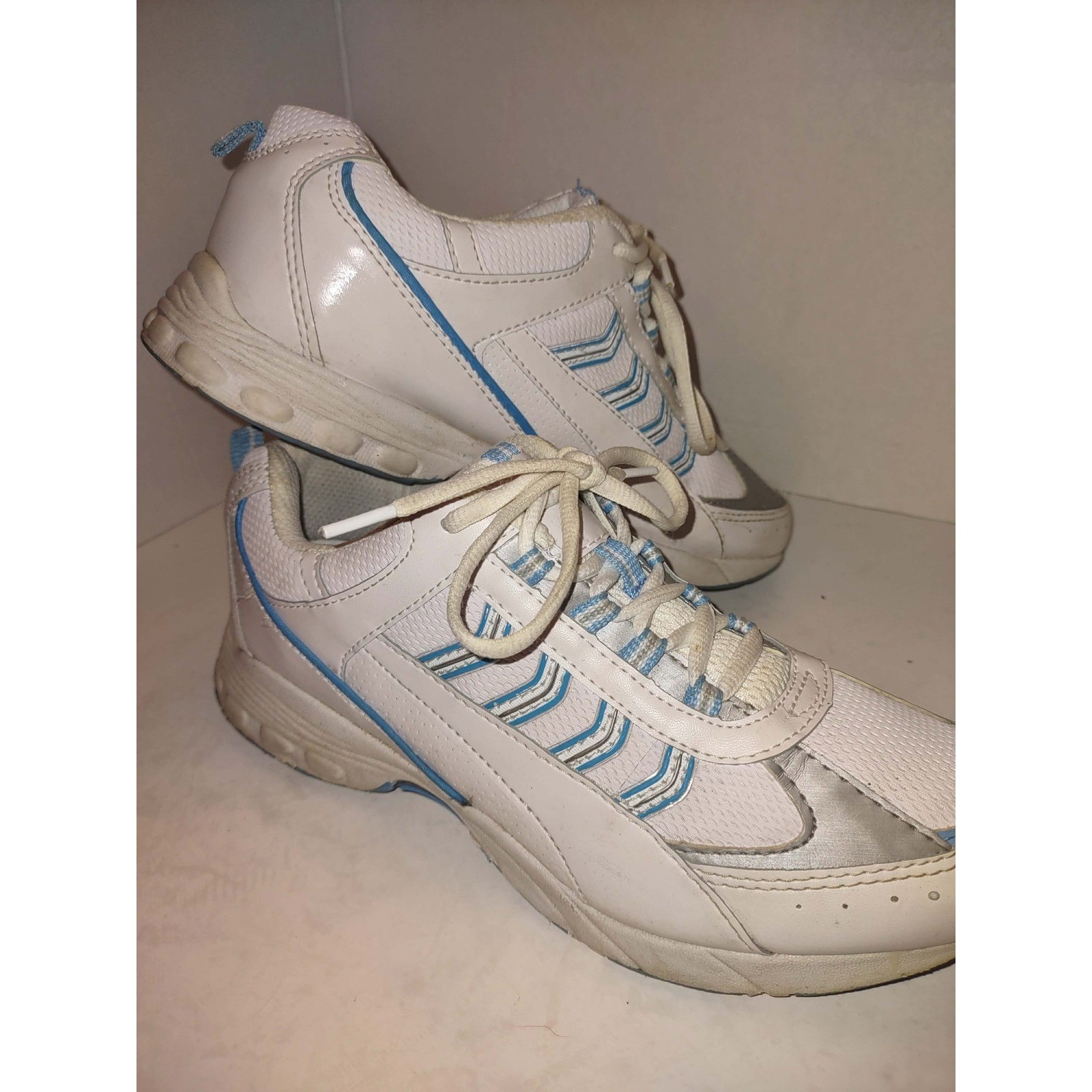 Danskin Now Joanie Womens 9 White Blue Silver Athletic Walking Sneakers 2585678