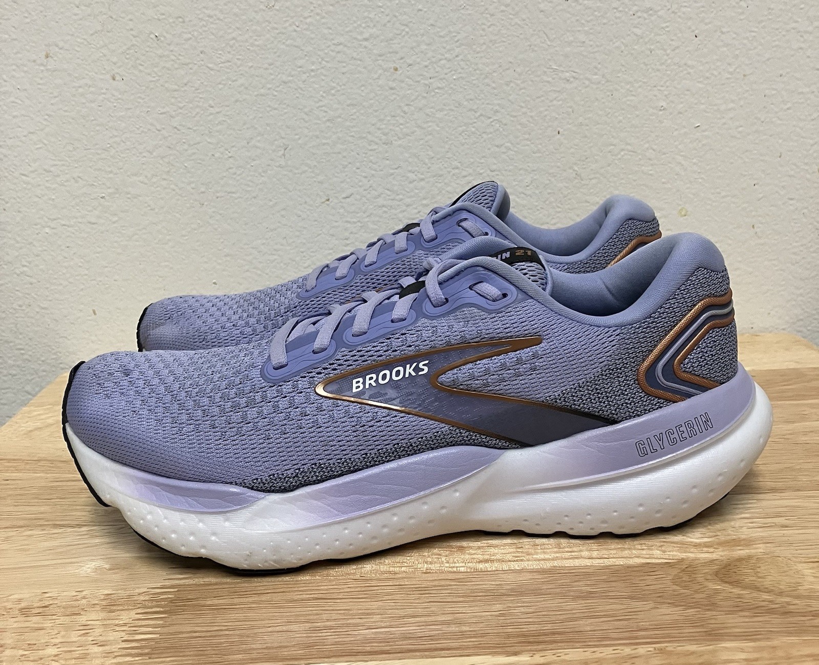 Size 10.5 Women’s Brooks Glycerin 21 Lavender/Black/Copper 1204081B544
