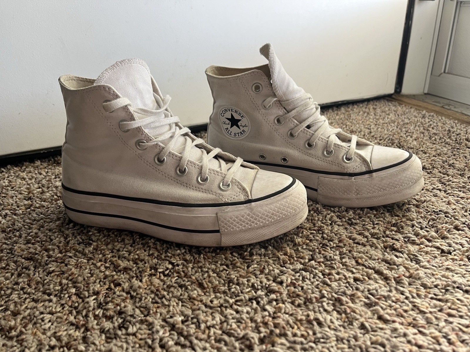Converse Chuck Taylor All Star Platform High White Shoes Womens Size 6.5