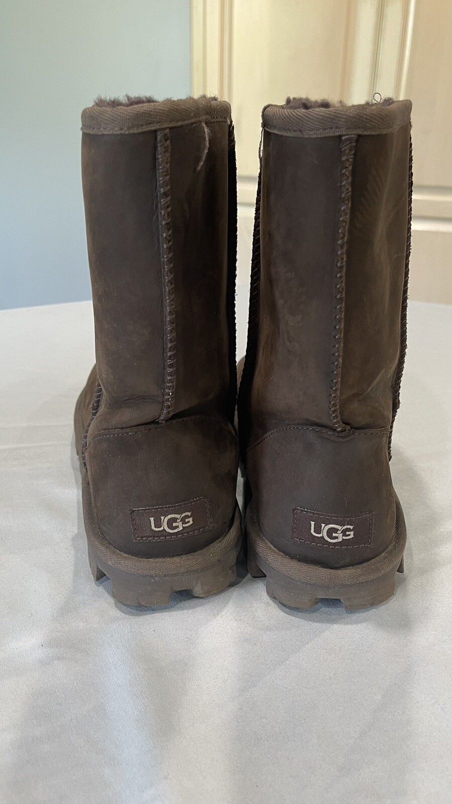 Ugg Essential Short Boots Women’s 10 Brown Leather Winter Lined Comfort Pull On