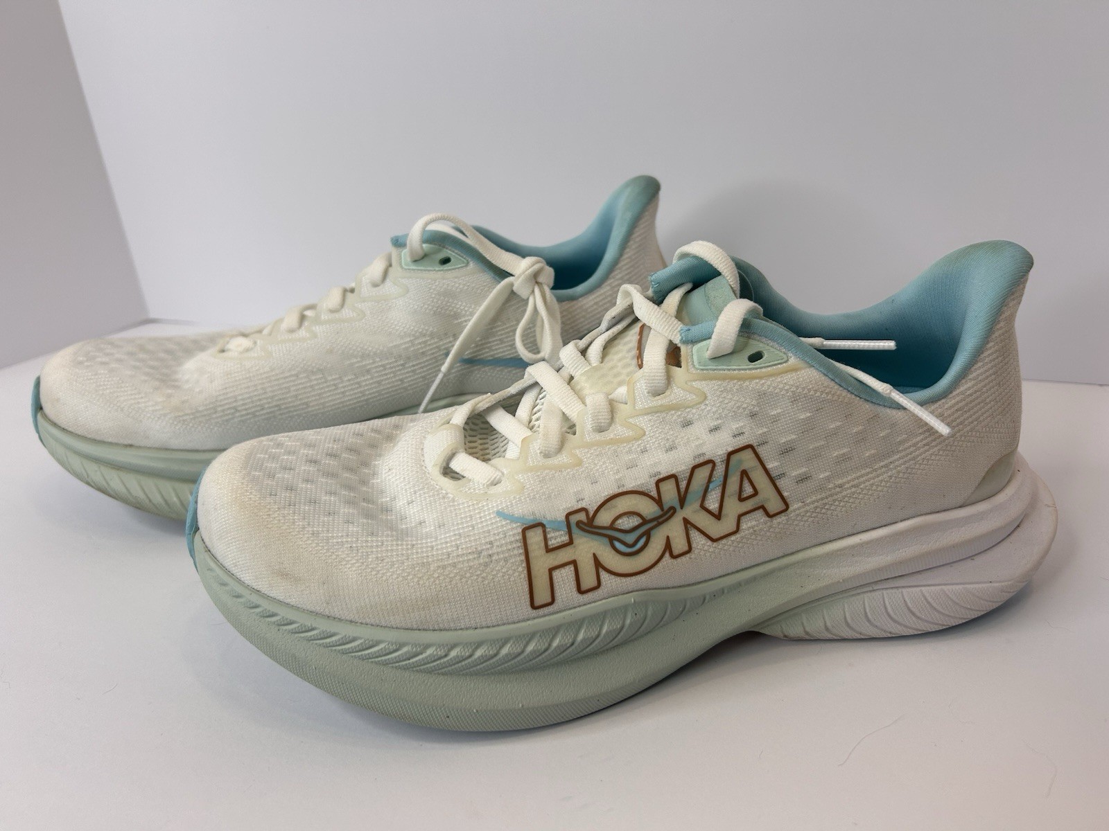 Hoka One One Womens Mach 6 1147810 FTRS White Running Shoes Sneakers Size 8.5 B