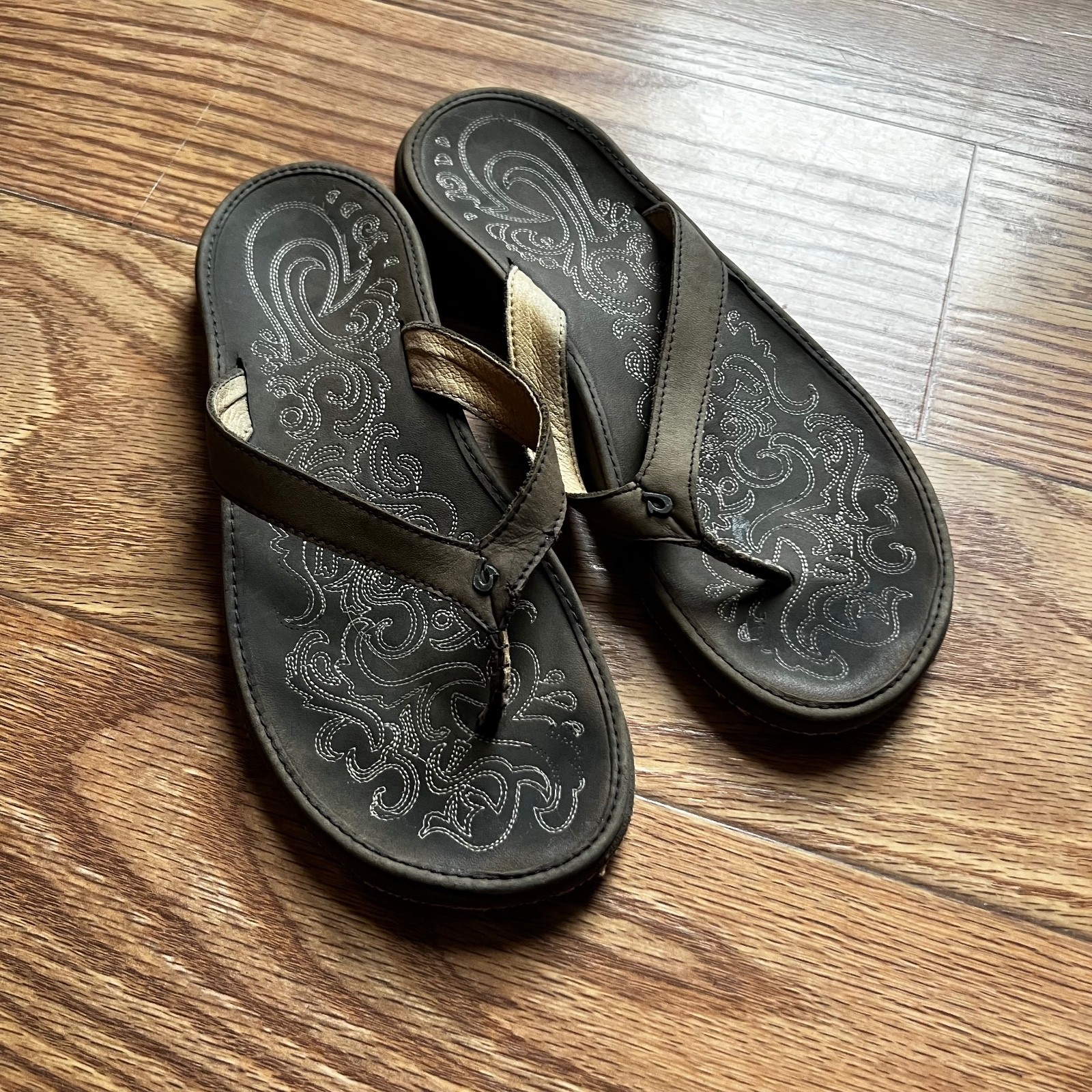 Vintage Y2K Olukai Leather Flip Flops Sandals Surf Streetwear Grunge Size 9