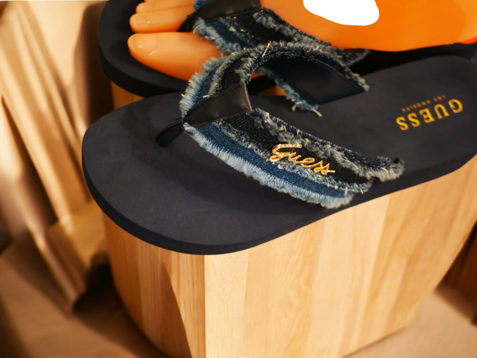 NEW WOMENS GUESS BLUE JEAN WEDGE FLIP FLOP SANDAL VERLY-C GOLD 6, 7, 9