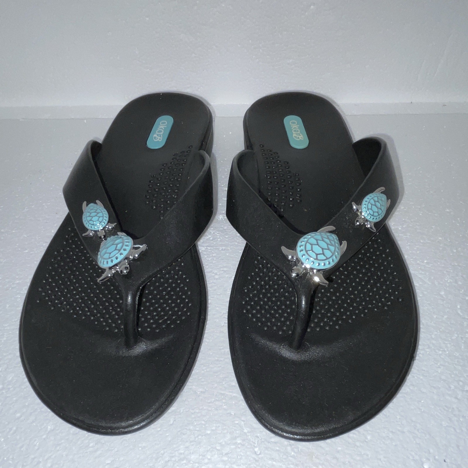 Oka-B Black Thong Sandals Turtle Accents Comfort Slip-On Women’s Size 8