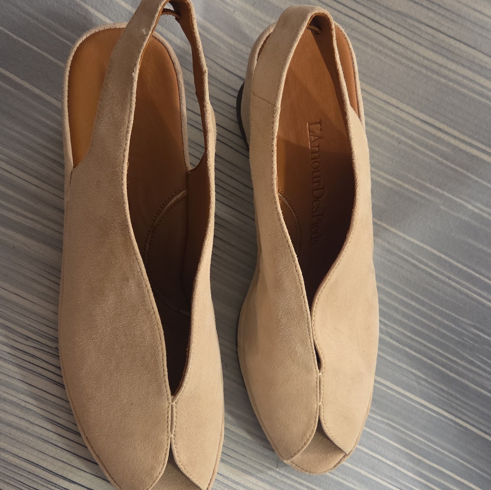 L’Amour Des Pieds Odetta Cream Suede Peep Toe Platform Slingback Sandals Sz 7