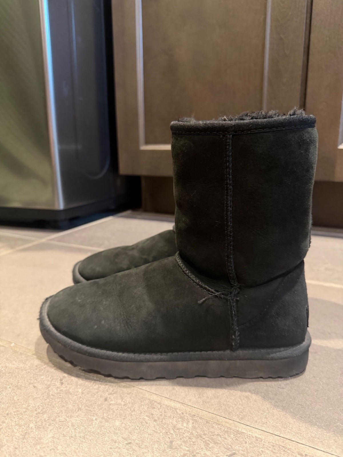 UGG Australia Classic Short II Winter BOOTS for Women 088 – Black 7 US / 38 EU