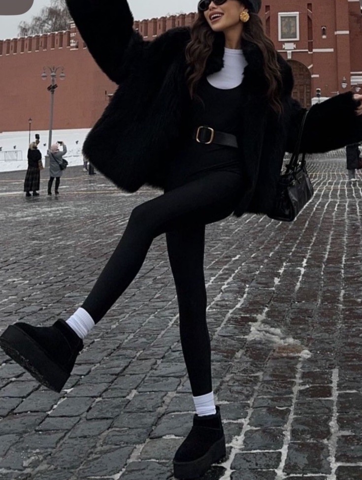 UGG Classic Ultra Mini Platform Boots Black Suede Shearling Women’s US 7