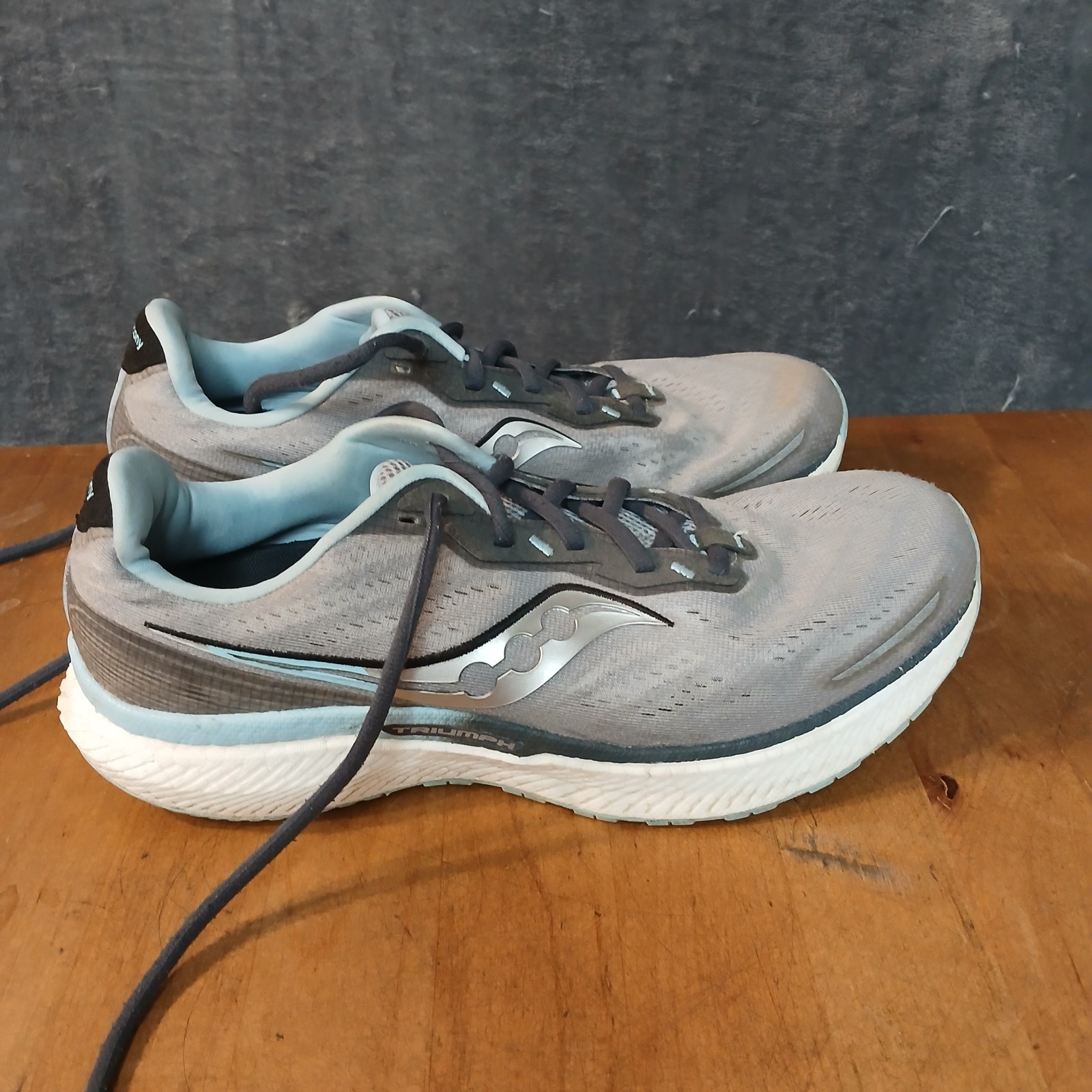 SAUCONY TRIUMPH 19 RUNNING SHOES WOMENS 12 GRAY BLUE FORMFIT 8MM