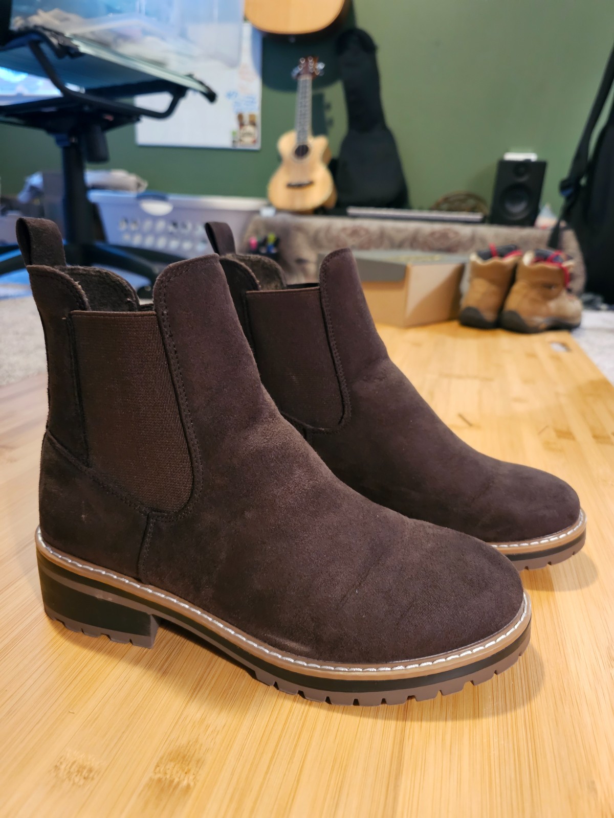 Excellent Condition Size 7 Kensie «Kayla» Brown Faux Suede Chelsea Ankle Boots
