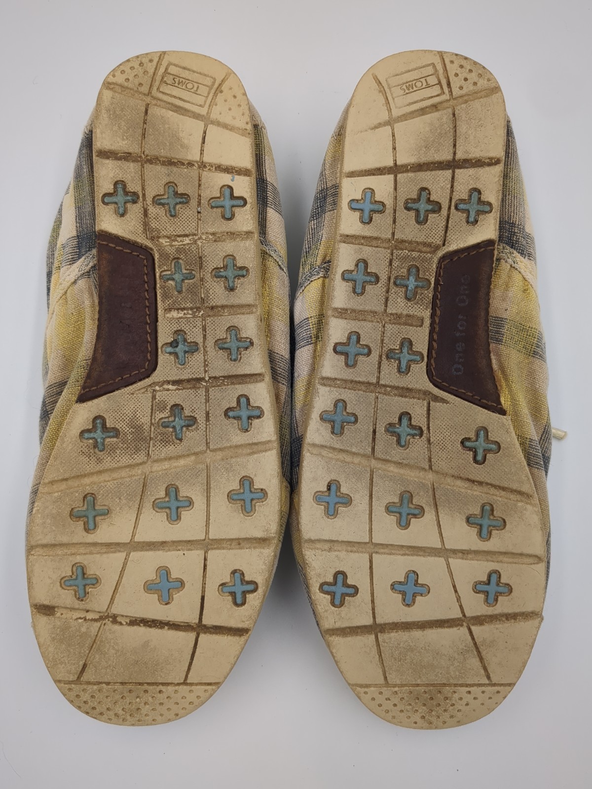 TOMS Blue & Yellow Checked Lace Up Sneakers Women’s size 6.5