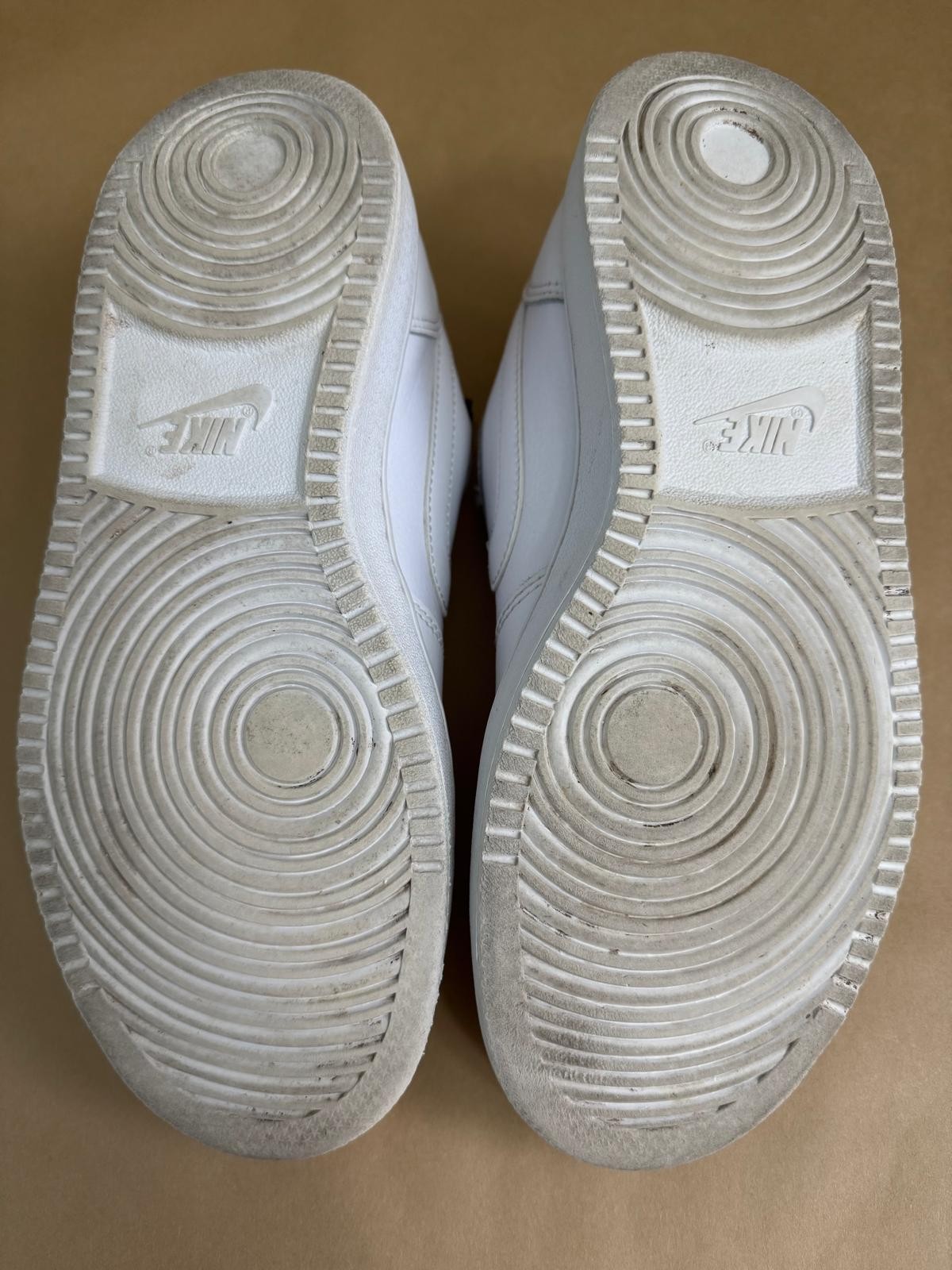 Nike Ebernon Low Top Triple White Women’s 8.5 Casual Athletic Sneakers