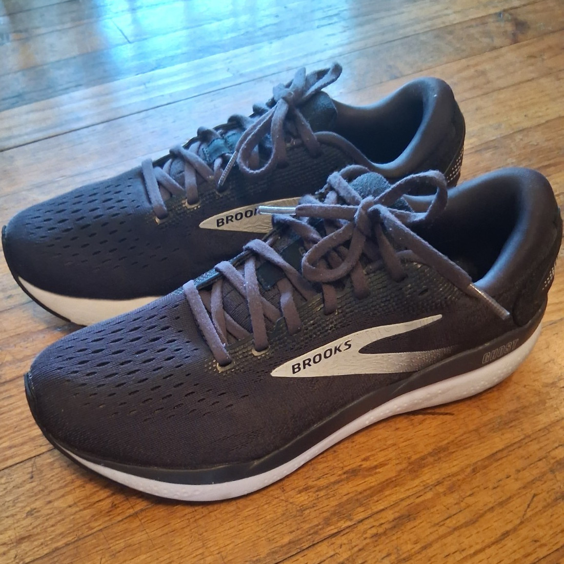 Brooks Ghost 16 Women’s 9.5 Black/Grey/White Lace-Up Mesh Low Top D 110418 2024
