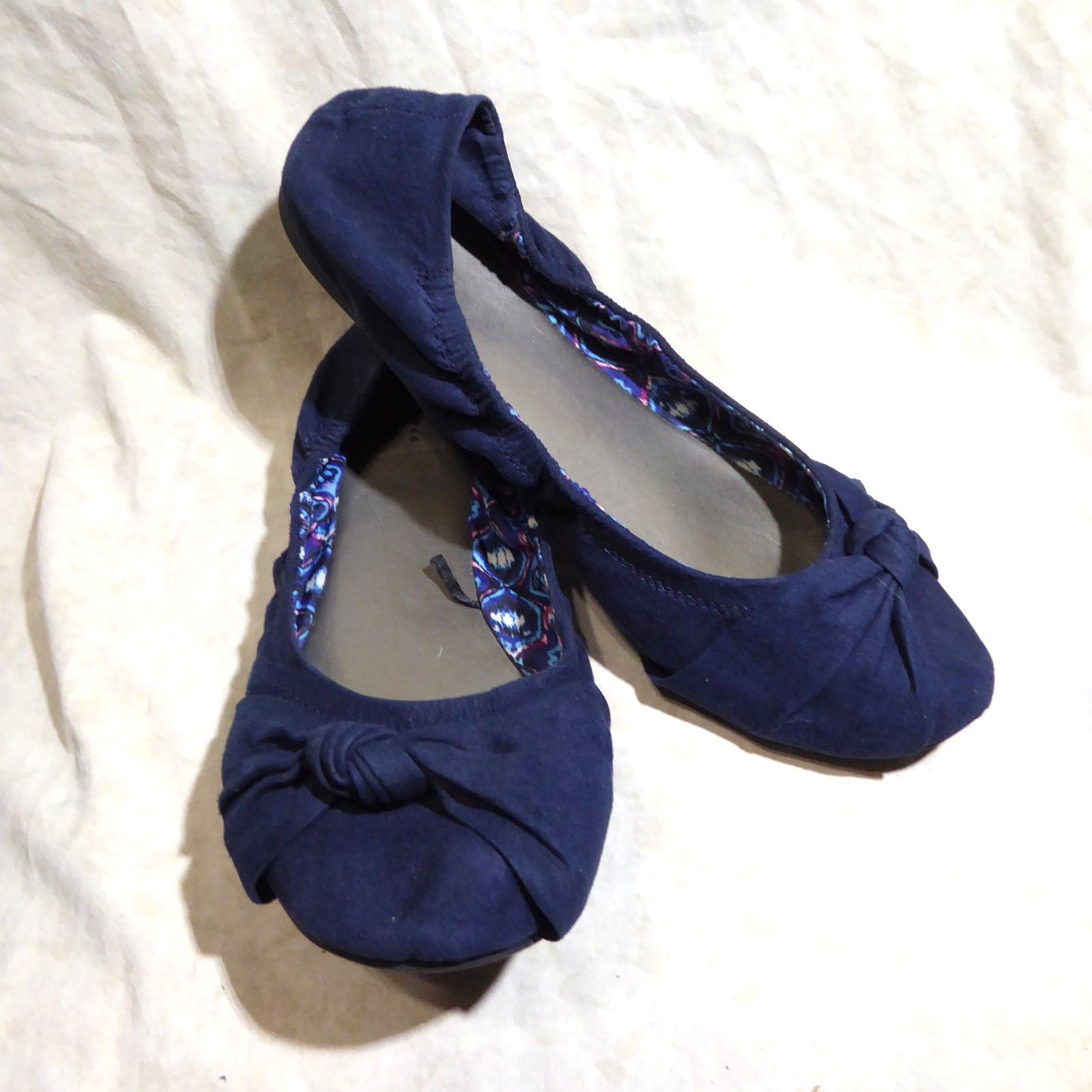 🩰 C est. 1946 Scrunch Ballet Flats 9 M Navy Blue Suede Textile; Knotted Straps