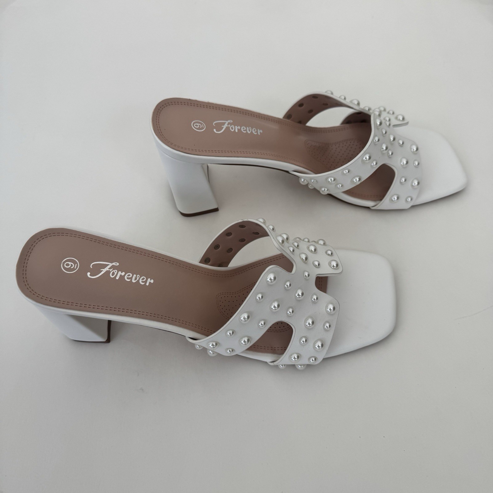 Forever Sandals Women’s 9 Pearl Studded White Slip On Slides Baby Showers New