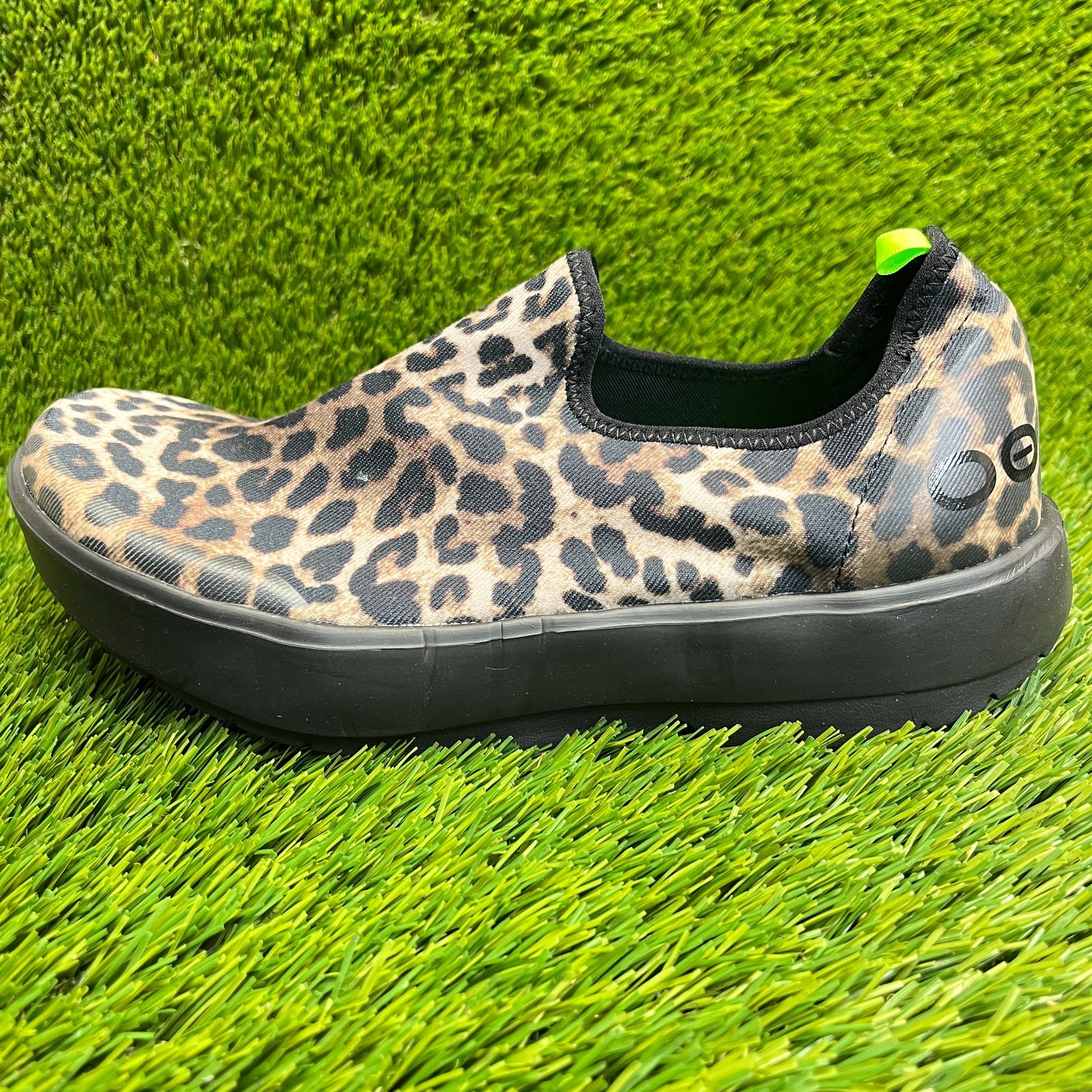 Oofos OOmg Eezee Cheetah Print Womens Size 9 Black White Casual Slip On Shoes
