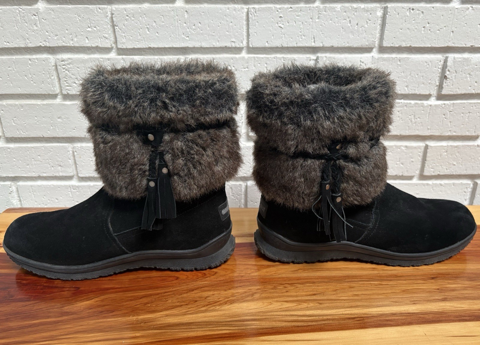 Minnetonka Black Leather Ankle Bootie Faux Fur Trim Tassel Slip-On US 10