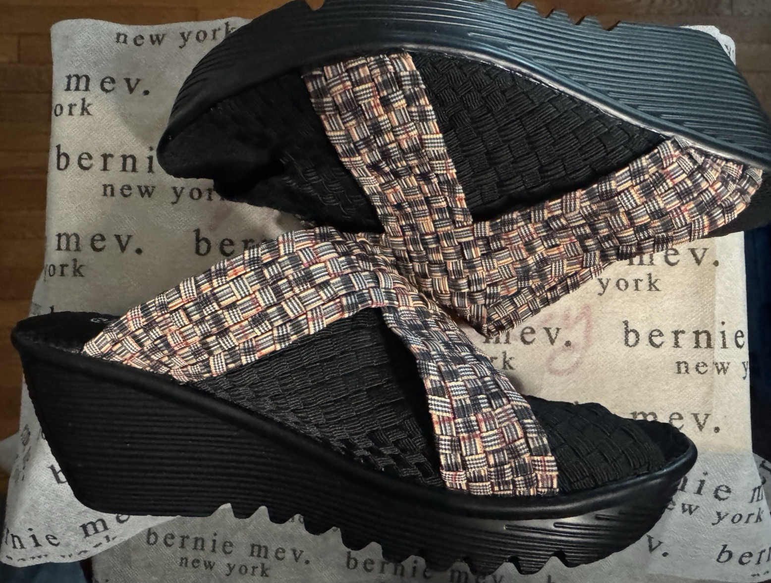 NEW Bernie Mev Multicolor Slip-On Open Toe Wedge Women’s Size US 6 & 6.5 – EU 36