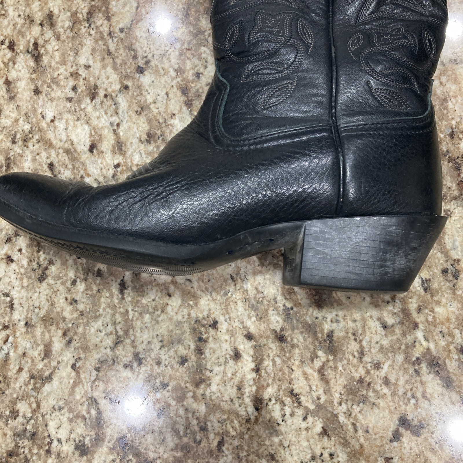 Ariat Woman’s Heritage R Toe Cowgirl Boots Black Leather Size 7.5C 10001037