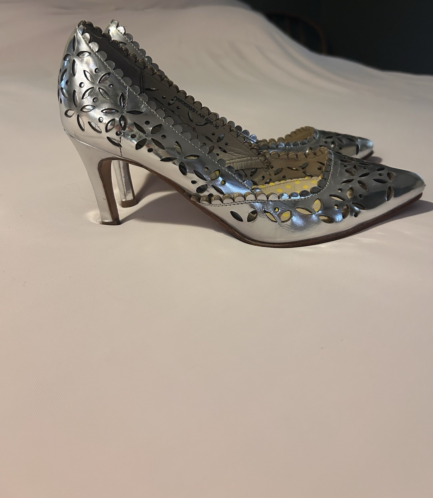Boden Women’s Silver Leather Cut-Out Scalloped Pointed Toe Slip-On Pumps US 6