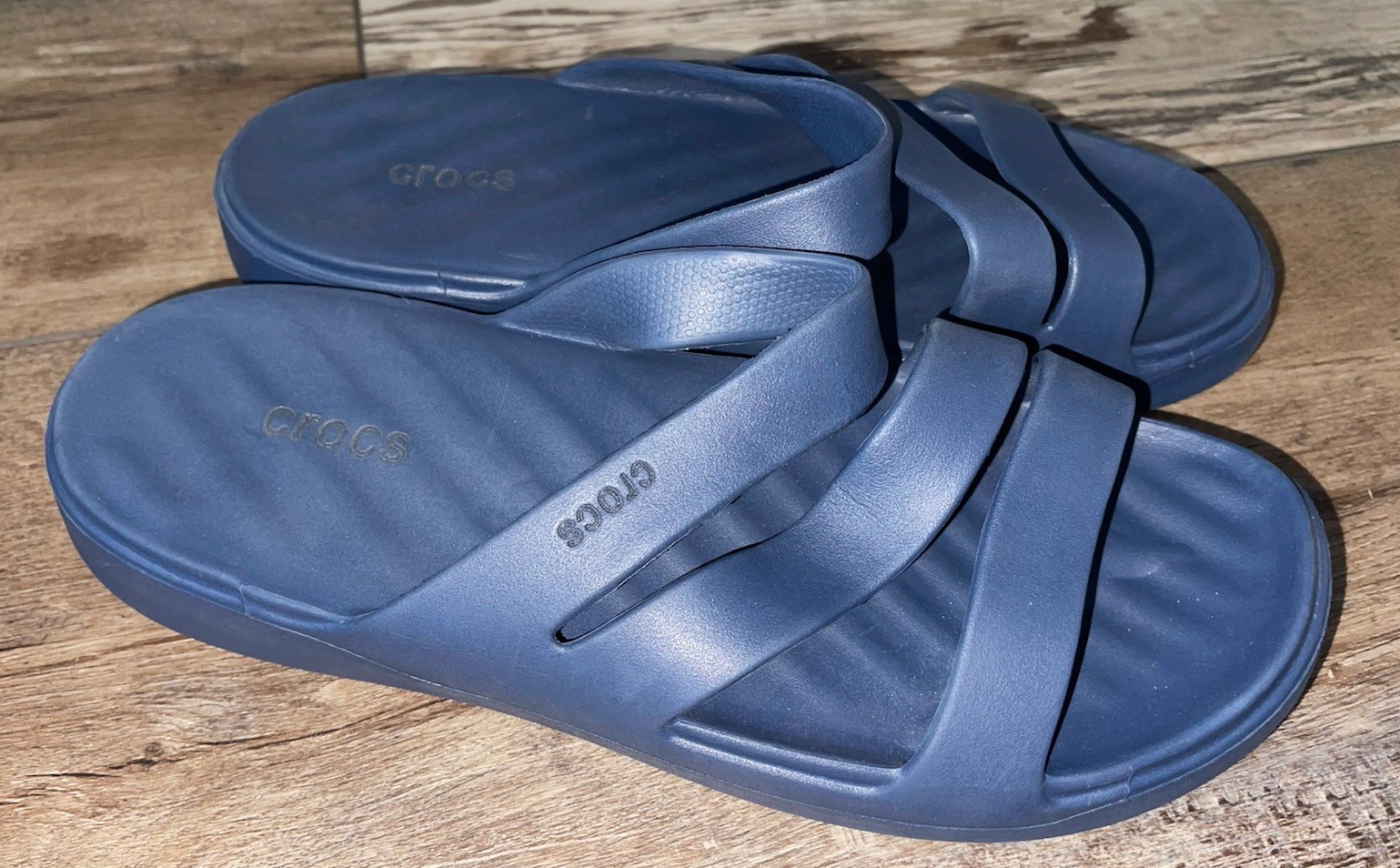 CROCS Getaway Sandals Women Size 41-42 Blue Strappy Dual Comfort Slip-On Wedge
