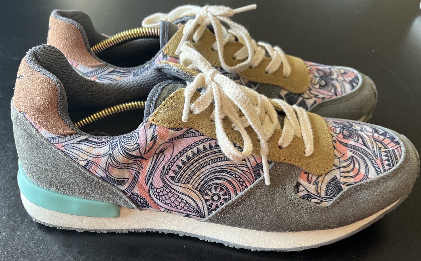 Inkkas Yuuki Jogger Women’s Multicolor Sneaker Sz 12. Suede Gray.