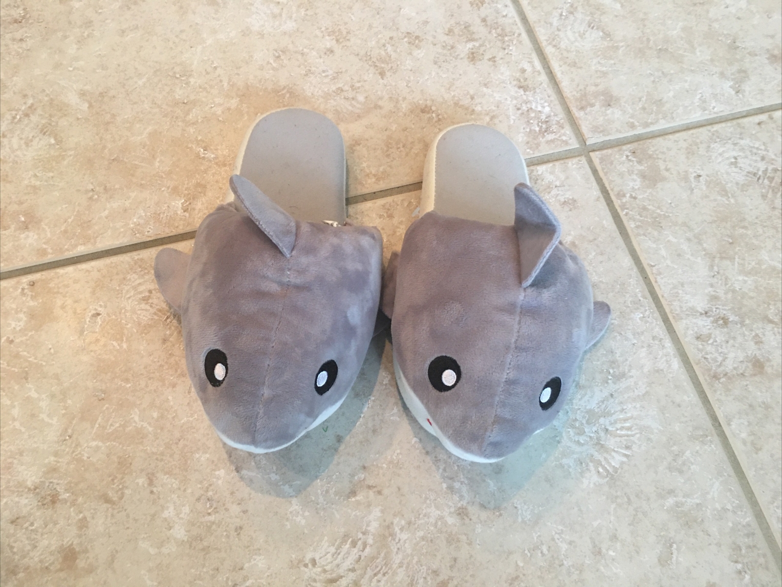Plush Shark Slippers Women’s Size S 5-6