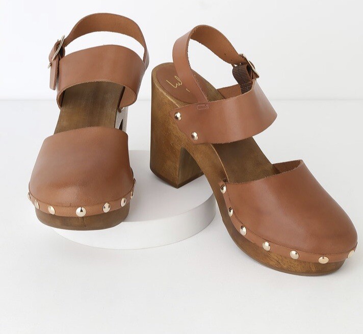 Lulu’s Weslyn 85288 Closed Toe Clog Cognac Vachetta