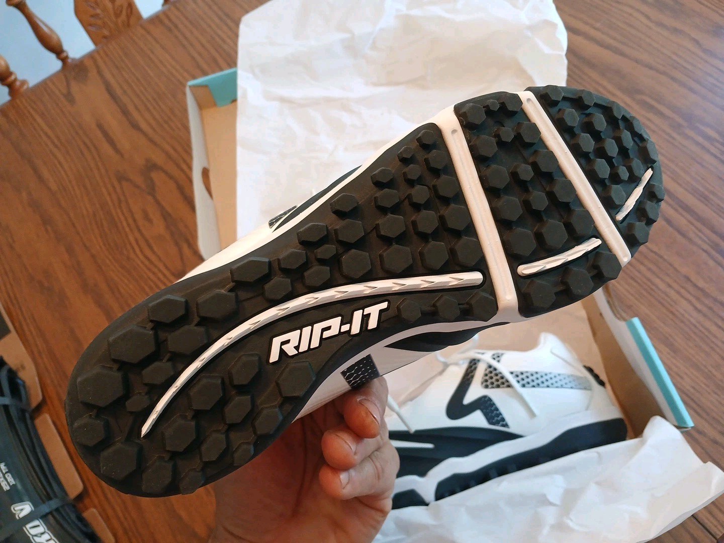 Rip It – New in Box Ringor Pro Turf Softball Shoes Ladies Womens Size 10