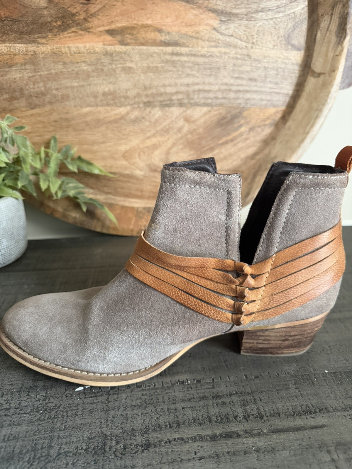 Diba True Sly Fox Gray Leather and Suede Ankle Booties 9.5 EUC worn once