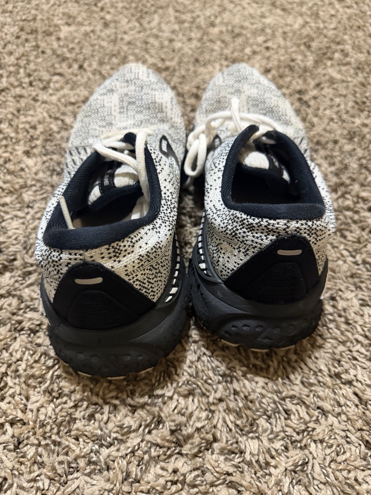 Size 8.5 – Brooks Adrenaline GTS 21 Black/Gray/White – 120329-1B-135