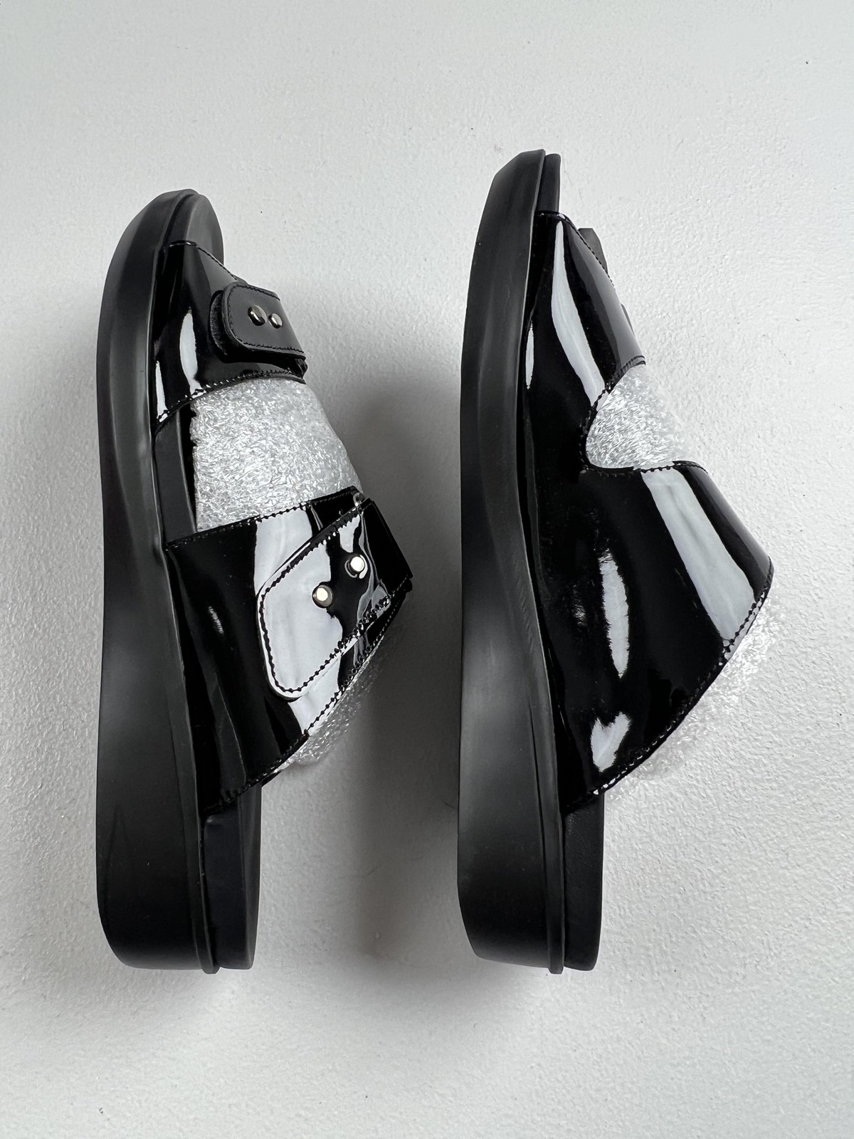 Munro Maclaine Shoes Womens Size 10.5W Black Patent Slide Sandals Wedge Comfort