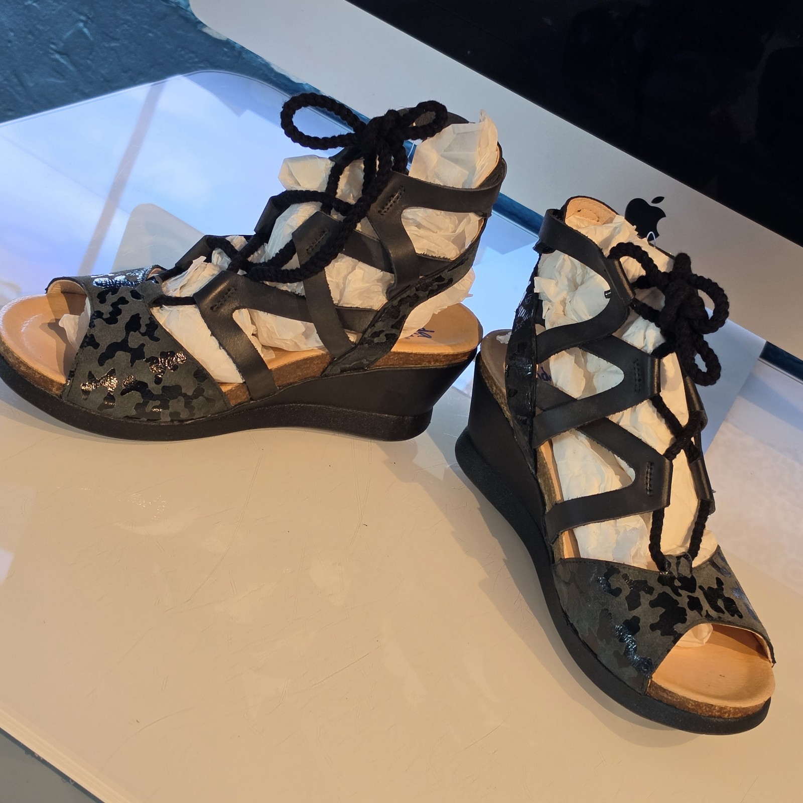 Wanda Panda Maddox Wedge Sandals EU 37 US 6.5-7 Black Leather Leopard Spain