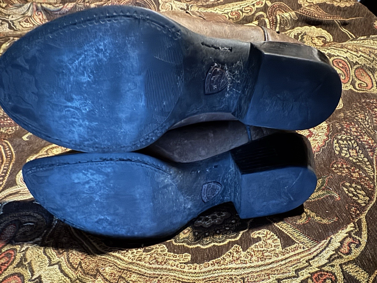 Ariat Heritage R Toe Women’s Size 9 B Worn And Loved. They Are About Worn Out