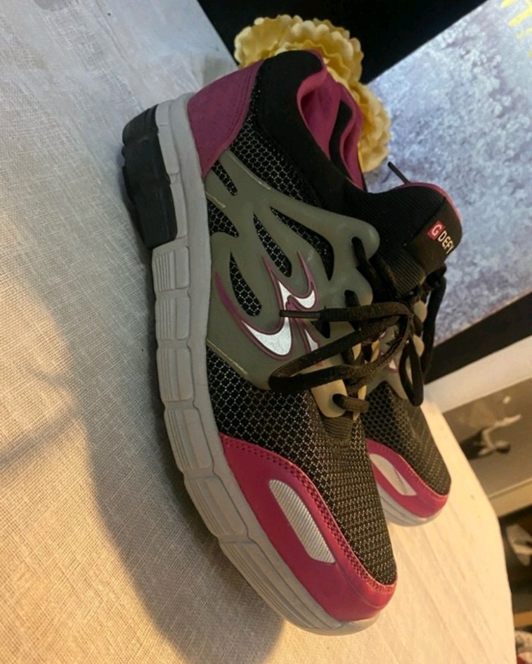 Gravity Defyer SZ 11 Women’s G-Defy Galaxy Black Pink Lightweight Athletic Shoes